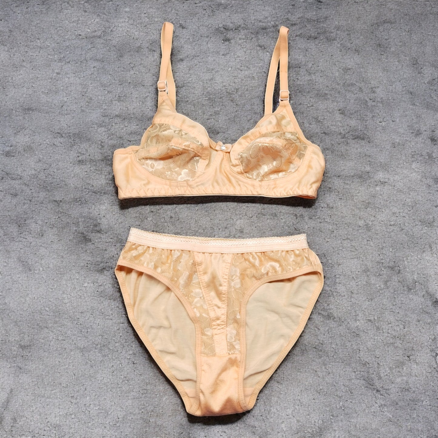 Women Nated Bra Set